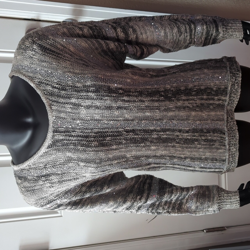 Maurices Round Neck Long Sleeve Pullover Sweater - M